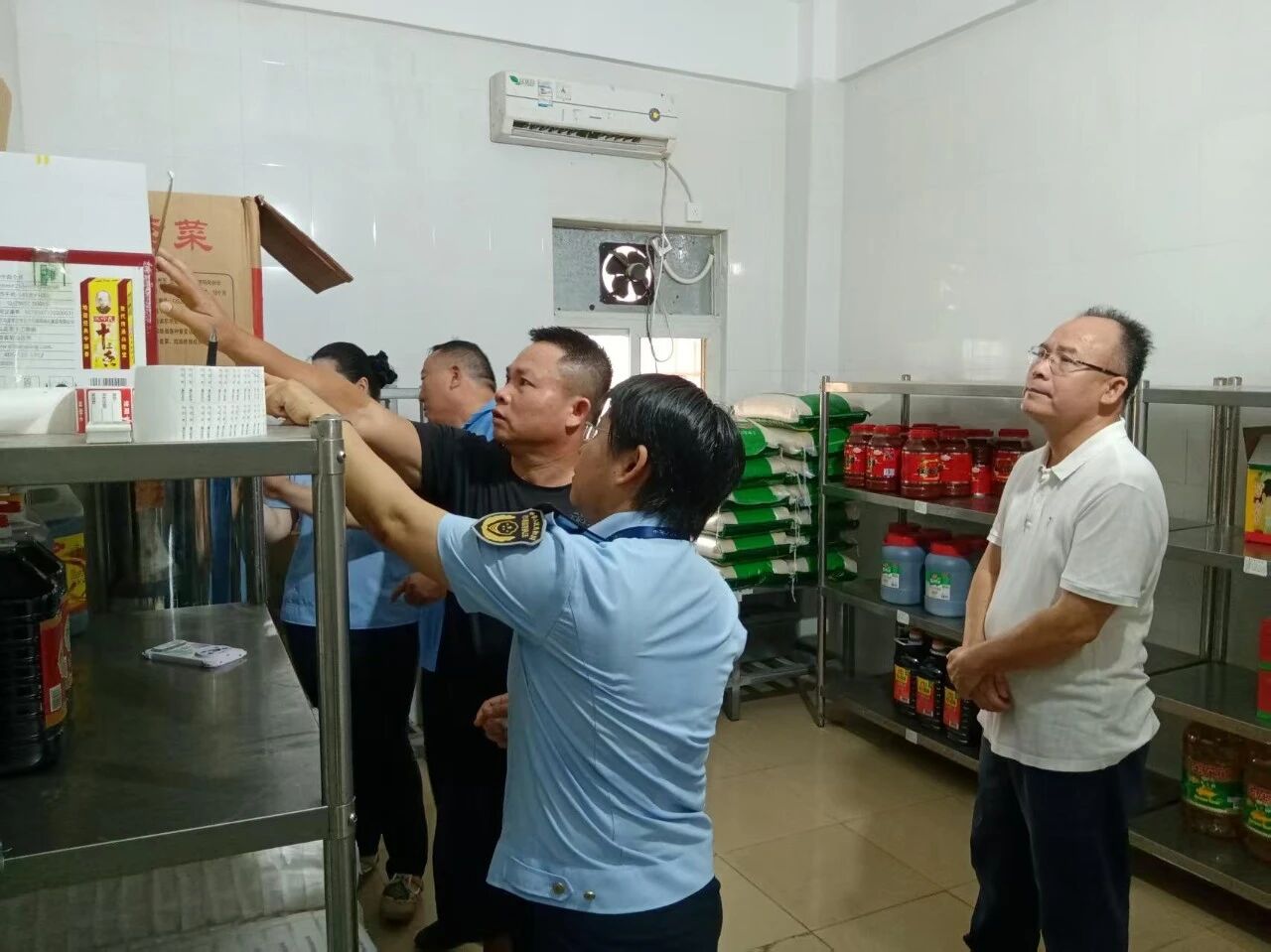 王国平开展食品安全“两个责任”包保督导和重大项目推进工作